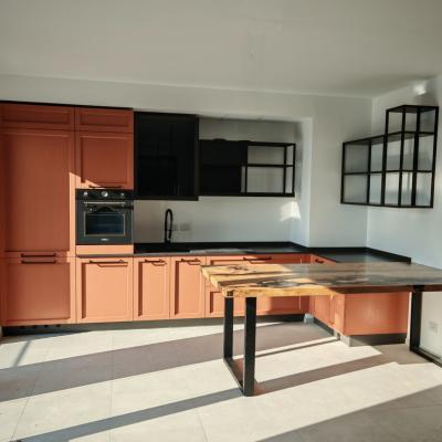 Cucina Con Penisola Legno Resina Milano